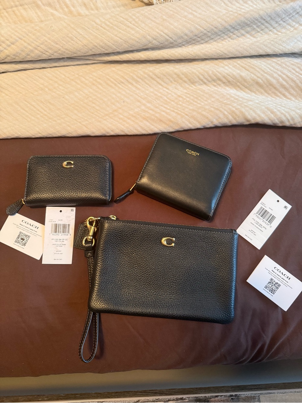 New coach 3 piece wallet set black. Billfold, essential wristlet, zip card case
